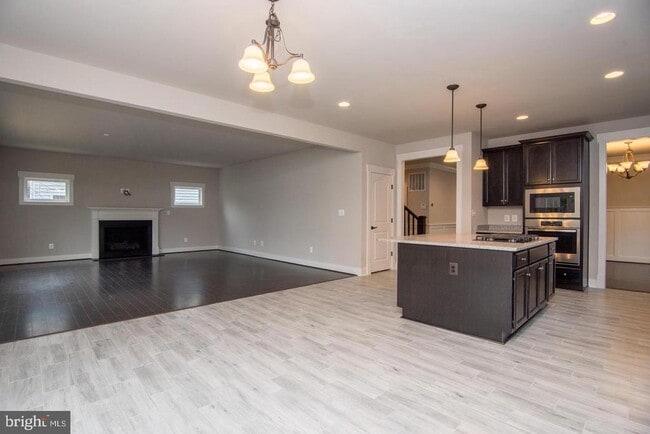 Building Photo - 6928 Regent Ln