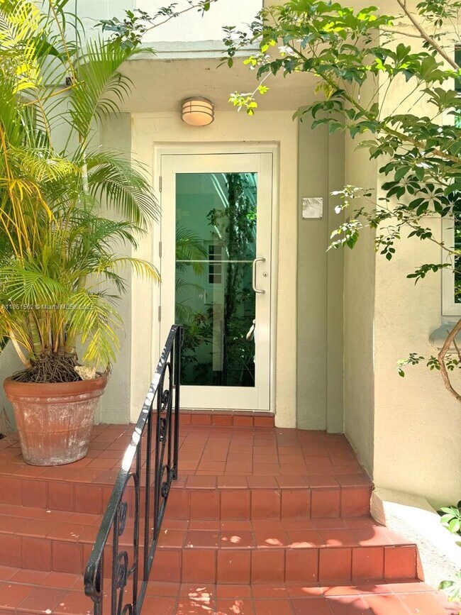 Building Photo - 349 Meridian Ave