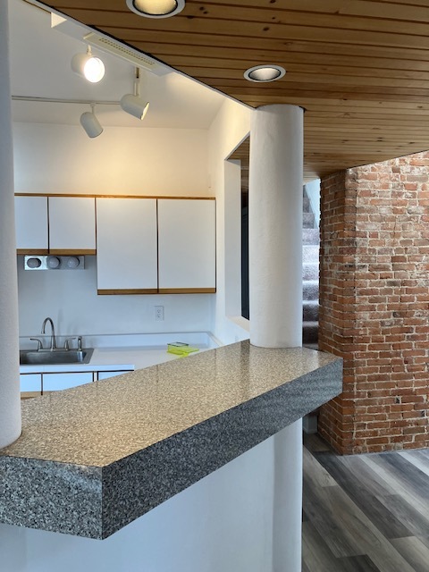 Dining bar - 916 N Church St