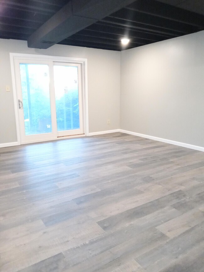 Building Photo - 3614 SW Skyline Pkwy