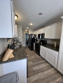 Building Photo - Spacious 3BR+ with fully fenced in backyard