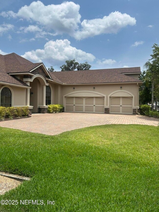 Building Photo - 1613 Fairway Ridge Dr