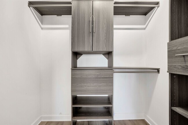 Building Photo - 30 E Huron St