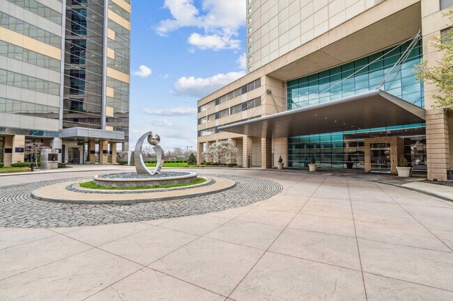 Building Photo - 1 Miranova Pl