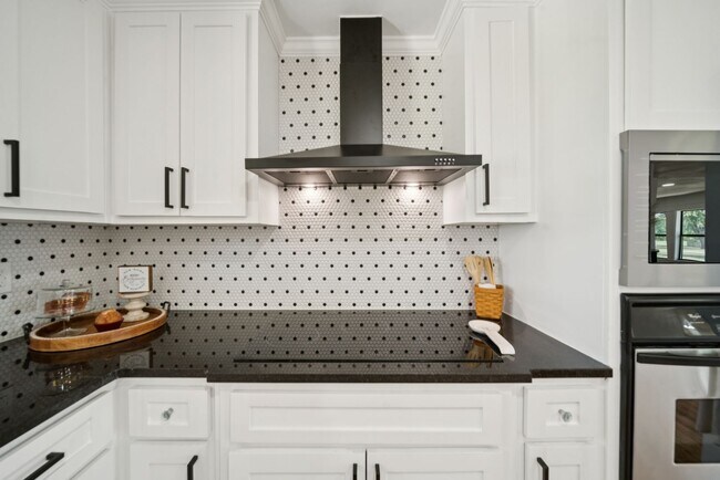 Building Photo - REIMAGINED/LIKE NEW...