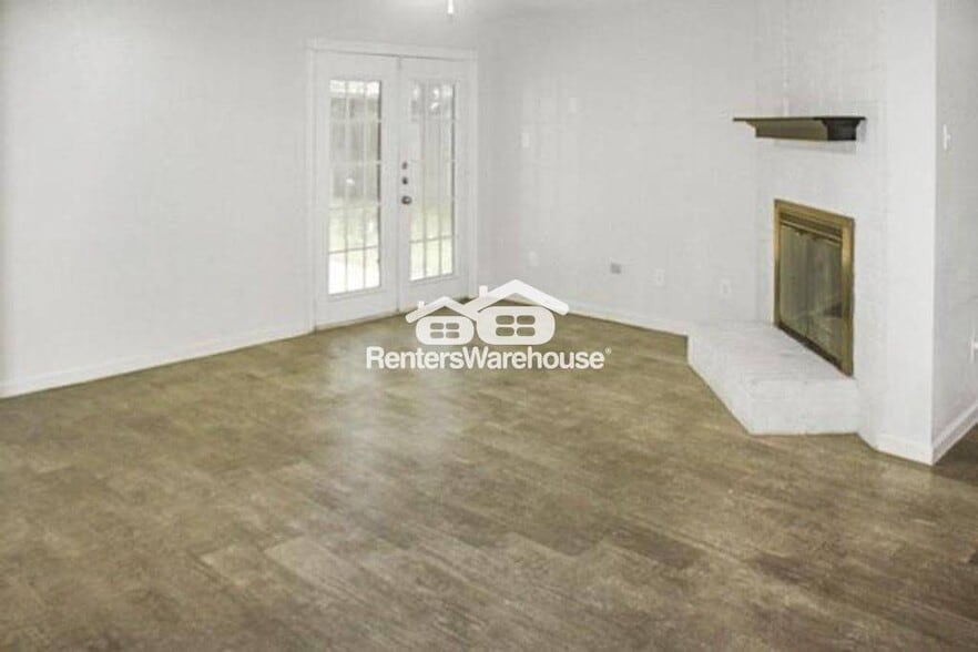 Building Photo - 3835 Brookwind Dr