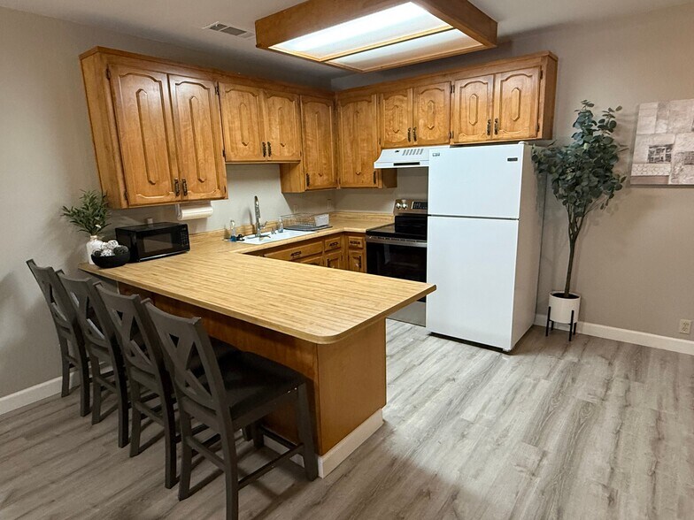 Building Photo - 11 Kokanee Dr