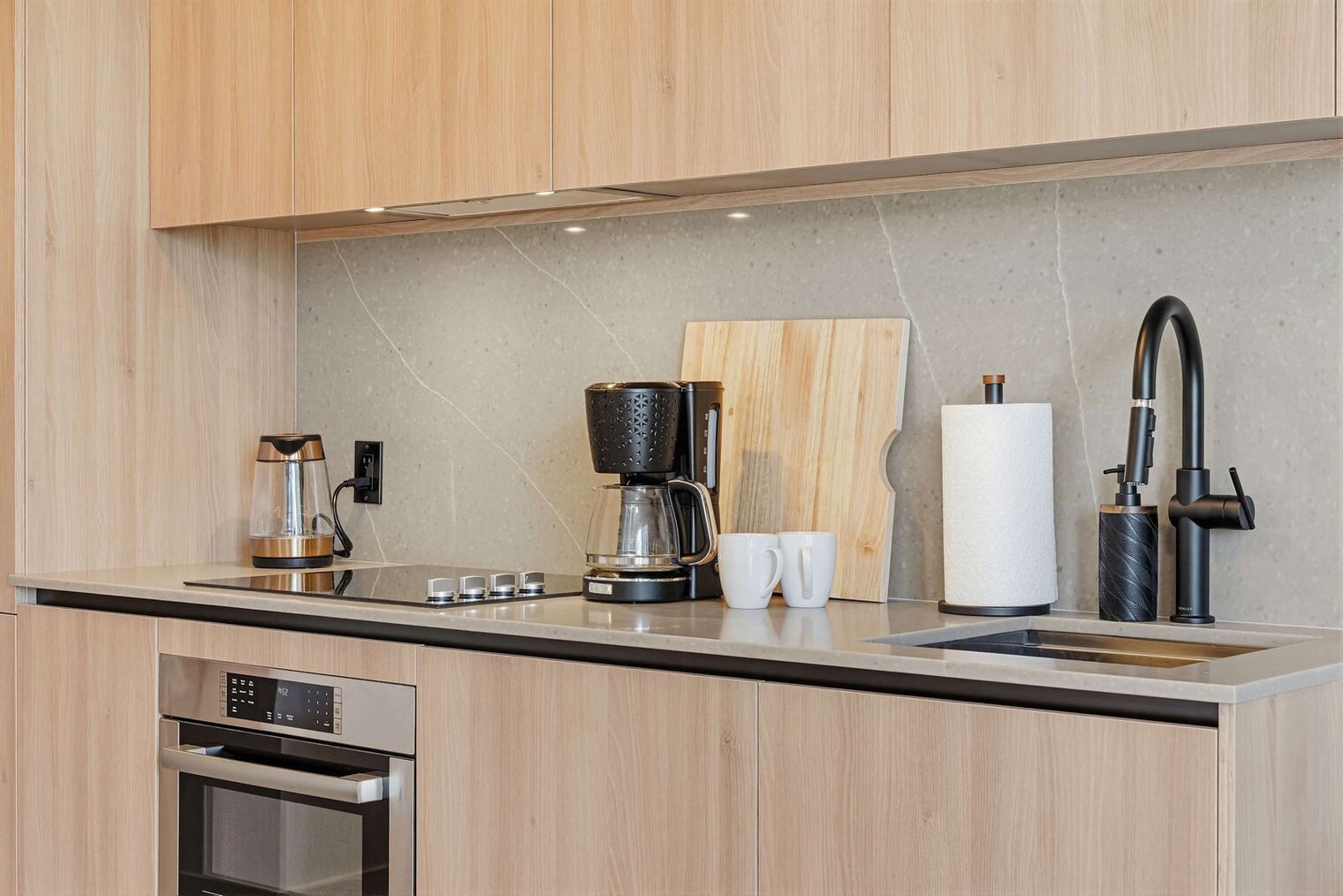 Building Photo - 121 NE 5th St