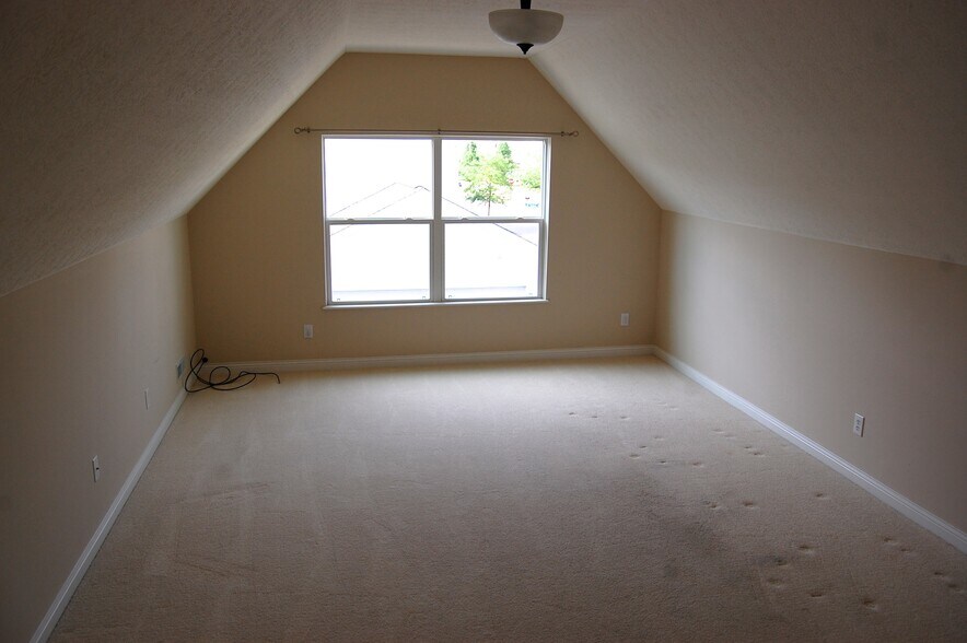 Building Photo - 7250 Hillmont Drive