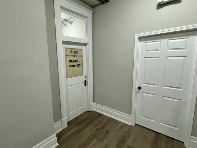 Building Photo - Banker's Loft - Furnished Lofts in Eden