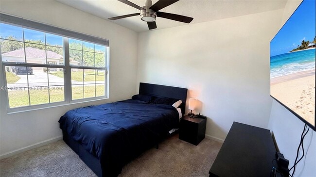 Building Photo - 2402 SE Gillette Ave