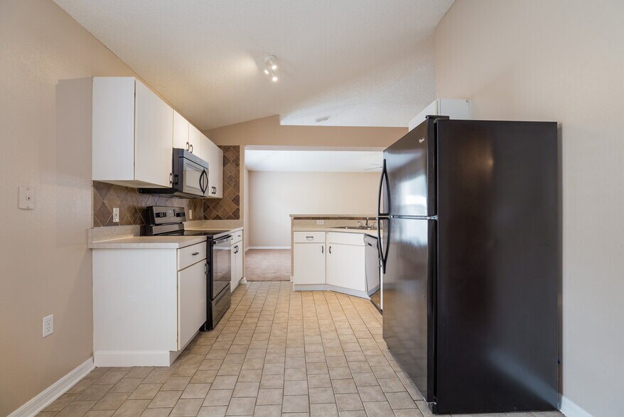 Building Photo - 125 Sterling Pine St