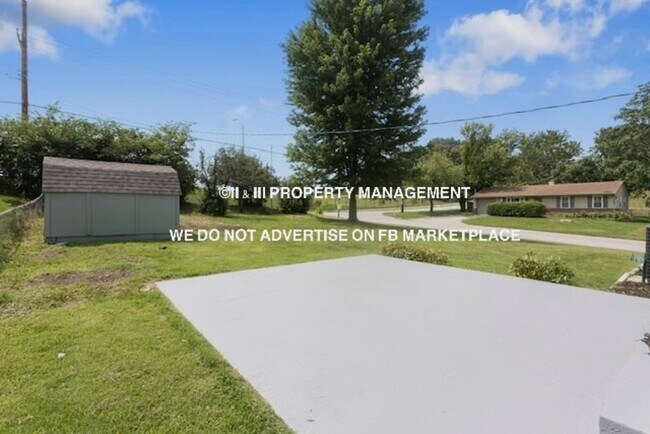 Building Photo - 7801 NE San Rafael Dr
