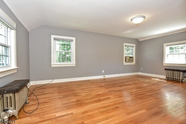 Building Photo - 161 Wyckoff Ave