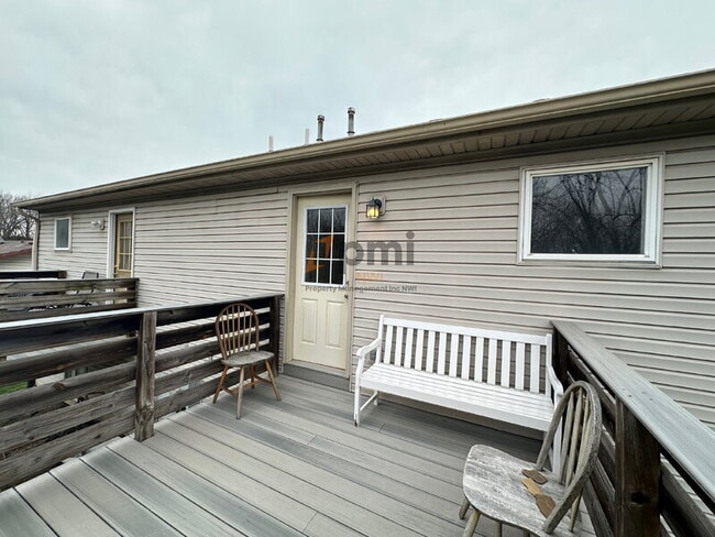 Building Photo - 705 Carla Dr