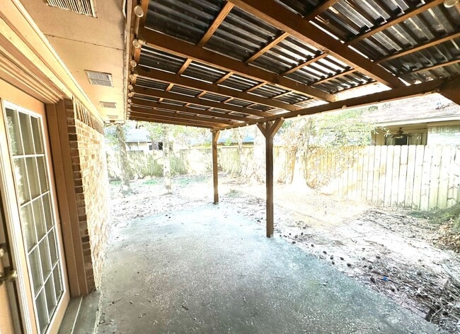 Building Photo - 18 Brookflower Rd