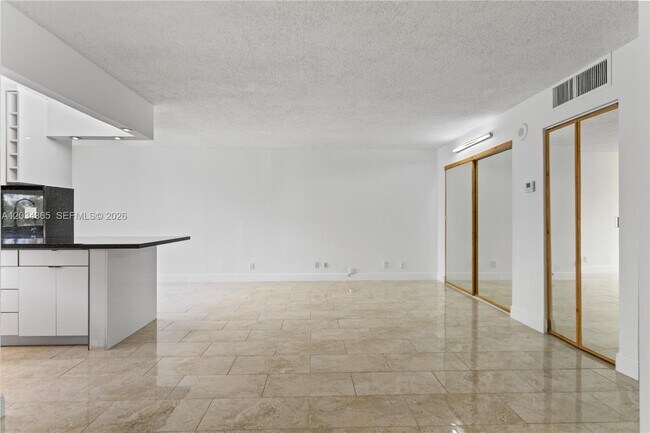 Building Photo - 17021 N Bay Rd