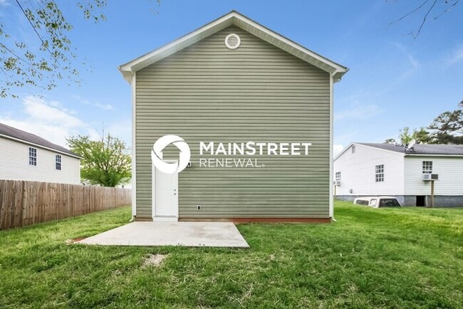 Building Photo - 4 Bedroom Pet-Friendly Home in Charlotte, ...