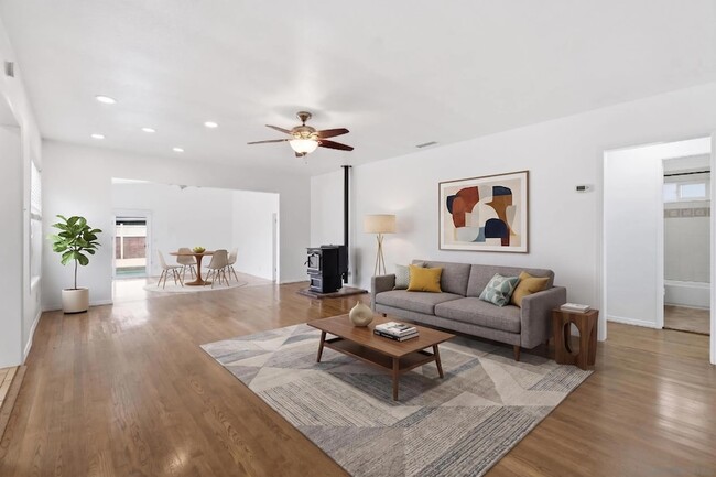 Building Photo - 6122 Nagel St