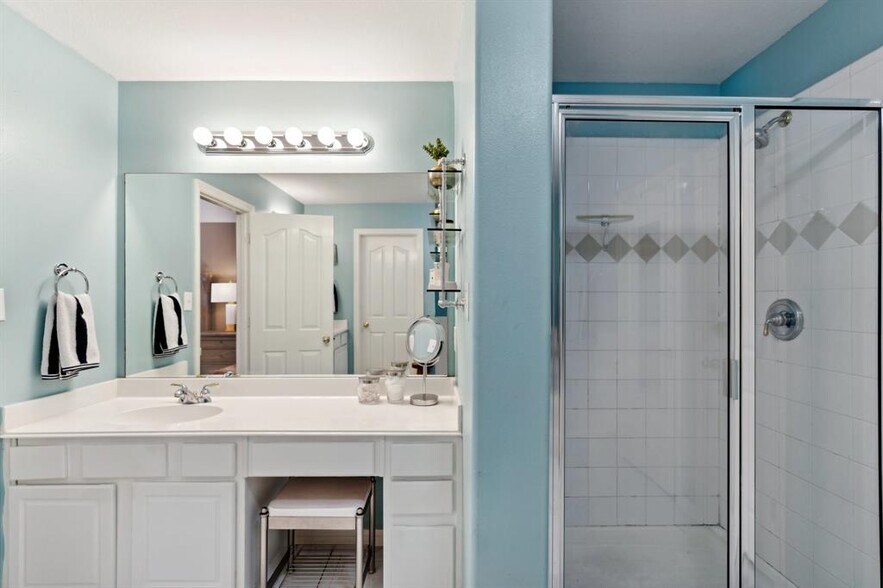 Building Photo - 7606 N Linpar Ct