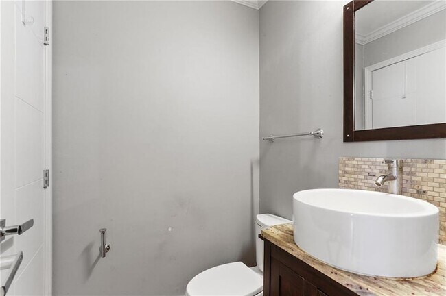 Building Photo - 2663 Toulon Dr