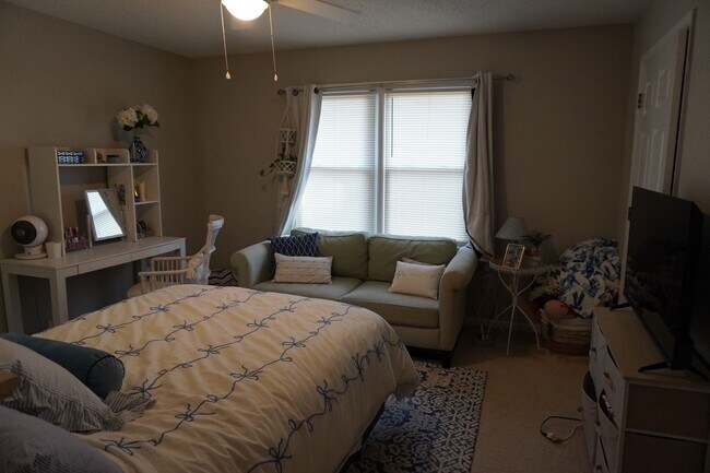 Building Photo - 1515 S Lumpkin St