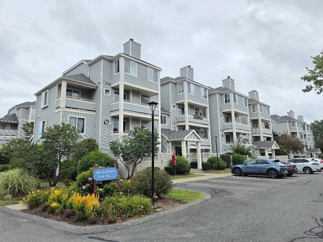 Primary Photo - 200 Falls Blvd