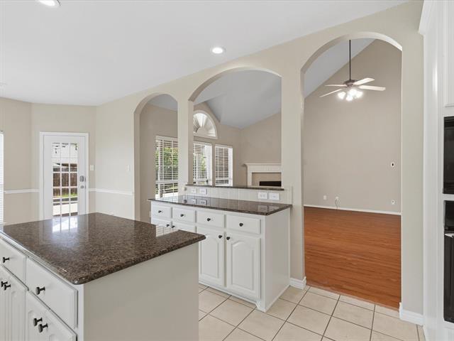 Building Photo - 408 Cave River Dr