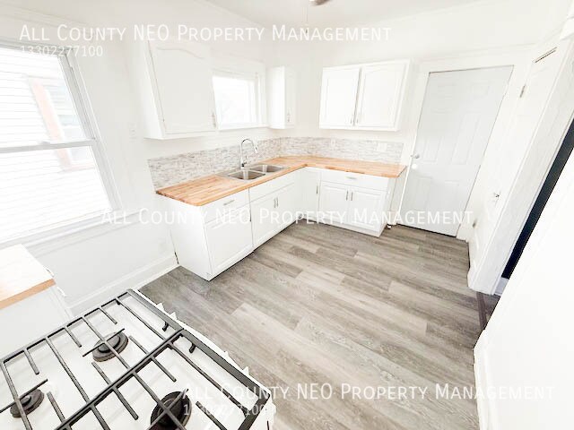 Building Photo - 4007 Behrwald Ave