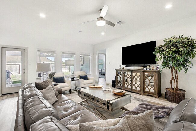 Building Photo - 3839 Hordley Ter Trl