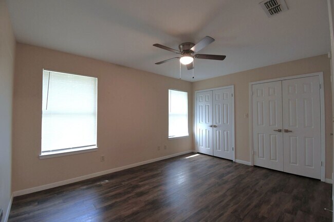 Building Photo - 2529 Westminster Dr