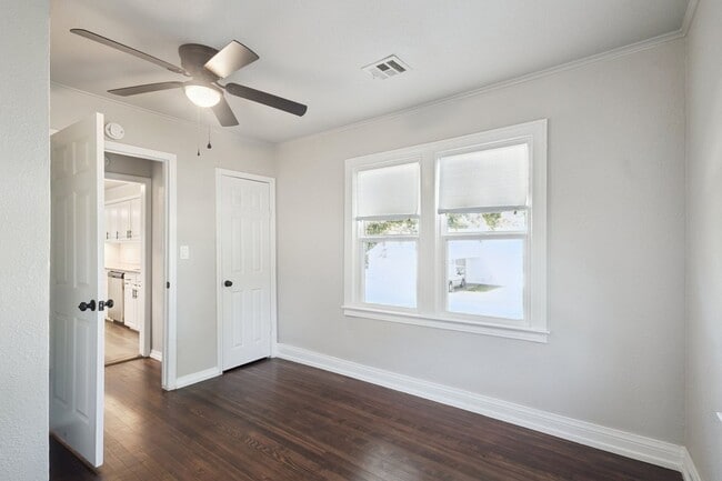 Building Photo - $500 Off The First Months Rent!! Location, Light & Lifestyle! 3-Bedroom Tulsa Beauty Near TU!