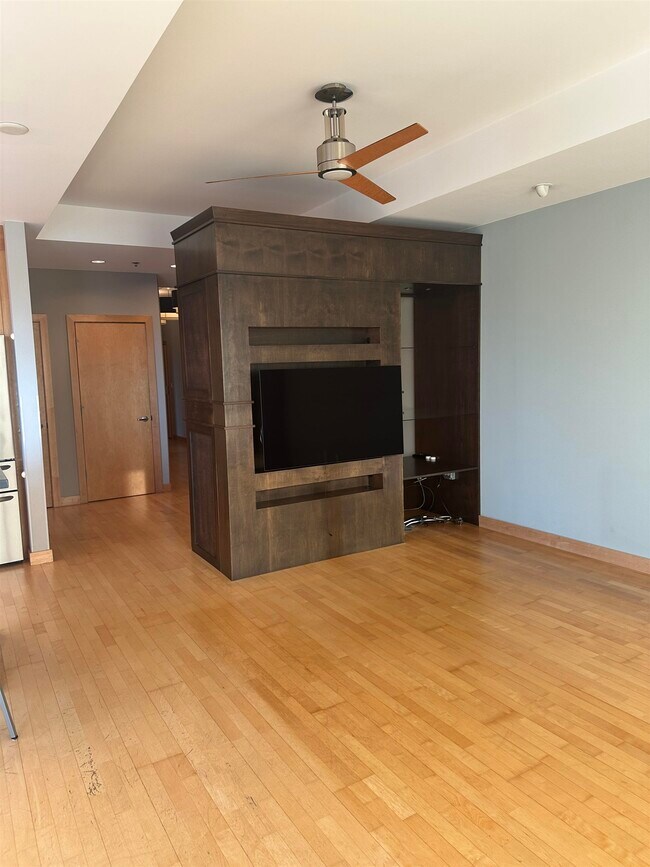 Building Photo - 125 N Hamilton St