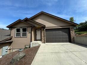 Building Photo - Brand new 3 bedroom 2 bath home in 55+ Com...