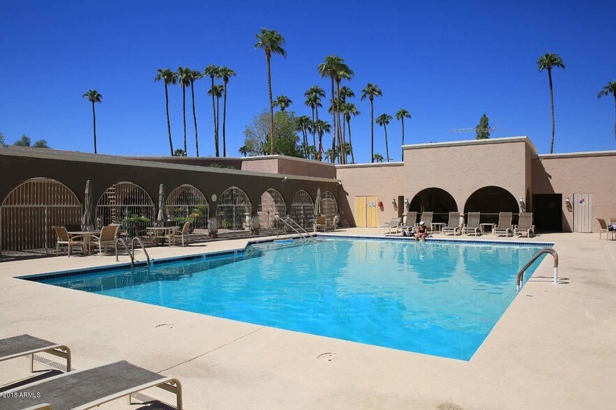 Building Photo - 7950 E Camelback Rd