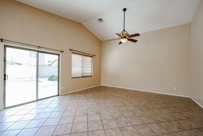 Building Photo - BEAUTIFUL 4 BEDROOM, 2.5 BATH WITH A POOL IN THE HEART OF GILBERT