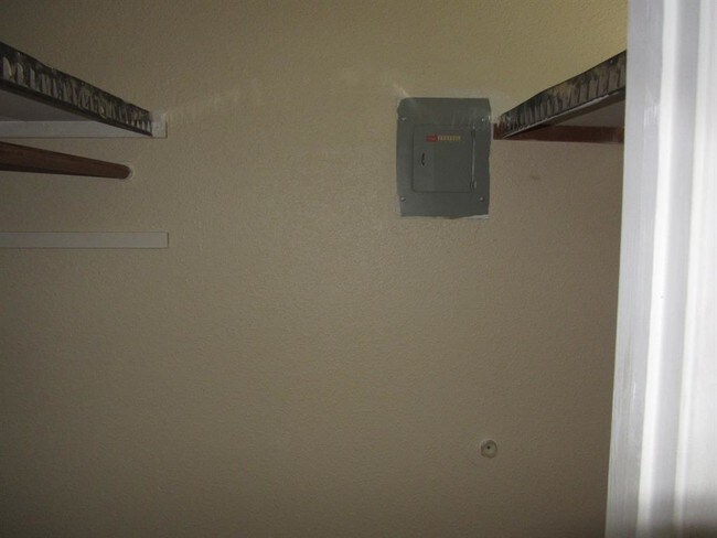 Building Photo - 8405 Wilcrest Dr