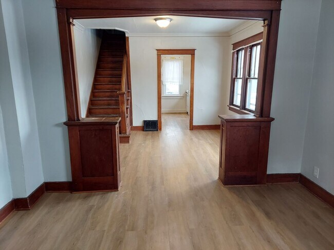 Primary Photo - 2 bedroom/1 Bath duplex with large yard