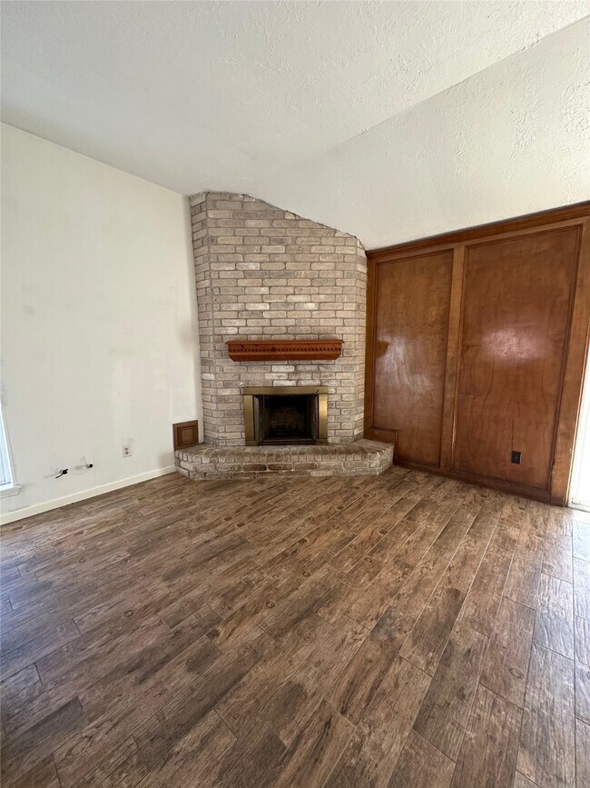 Building Photo - 6603 Readsland Ln