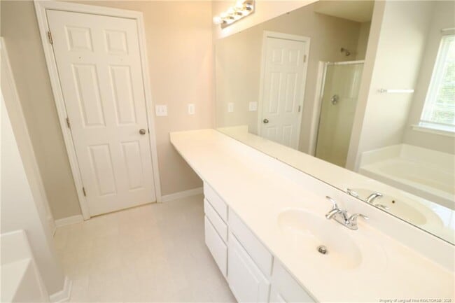 Building Photo - 217 Hartshorn Ct
