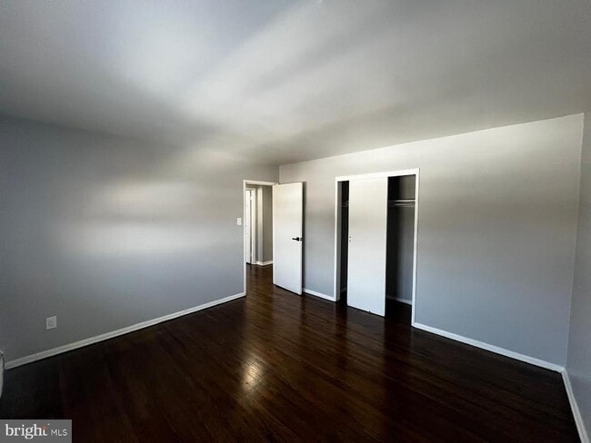 Building Photo - 91 Oak St