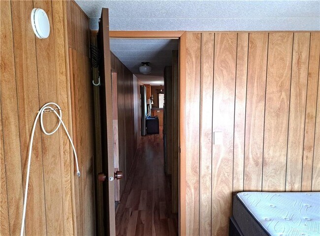 Building Photo - 402 Cory Dr