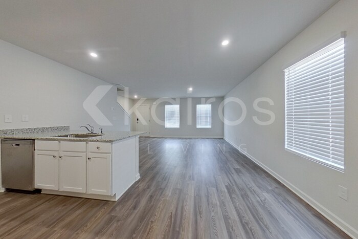 Building Photo - 329 Ironwood Ct
