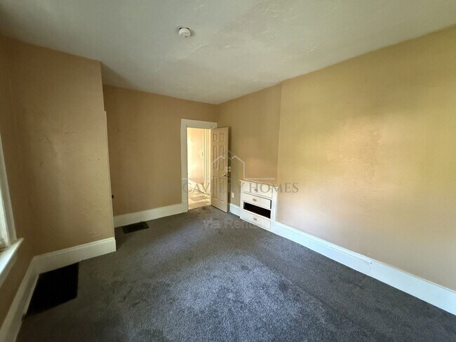 Building Photo - 1076 Ackley St