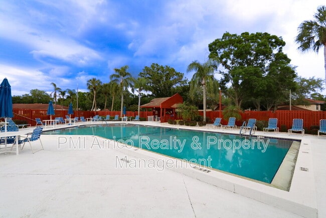 Building Photo - 323 Knottwood Ct