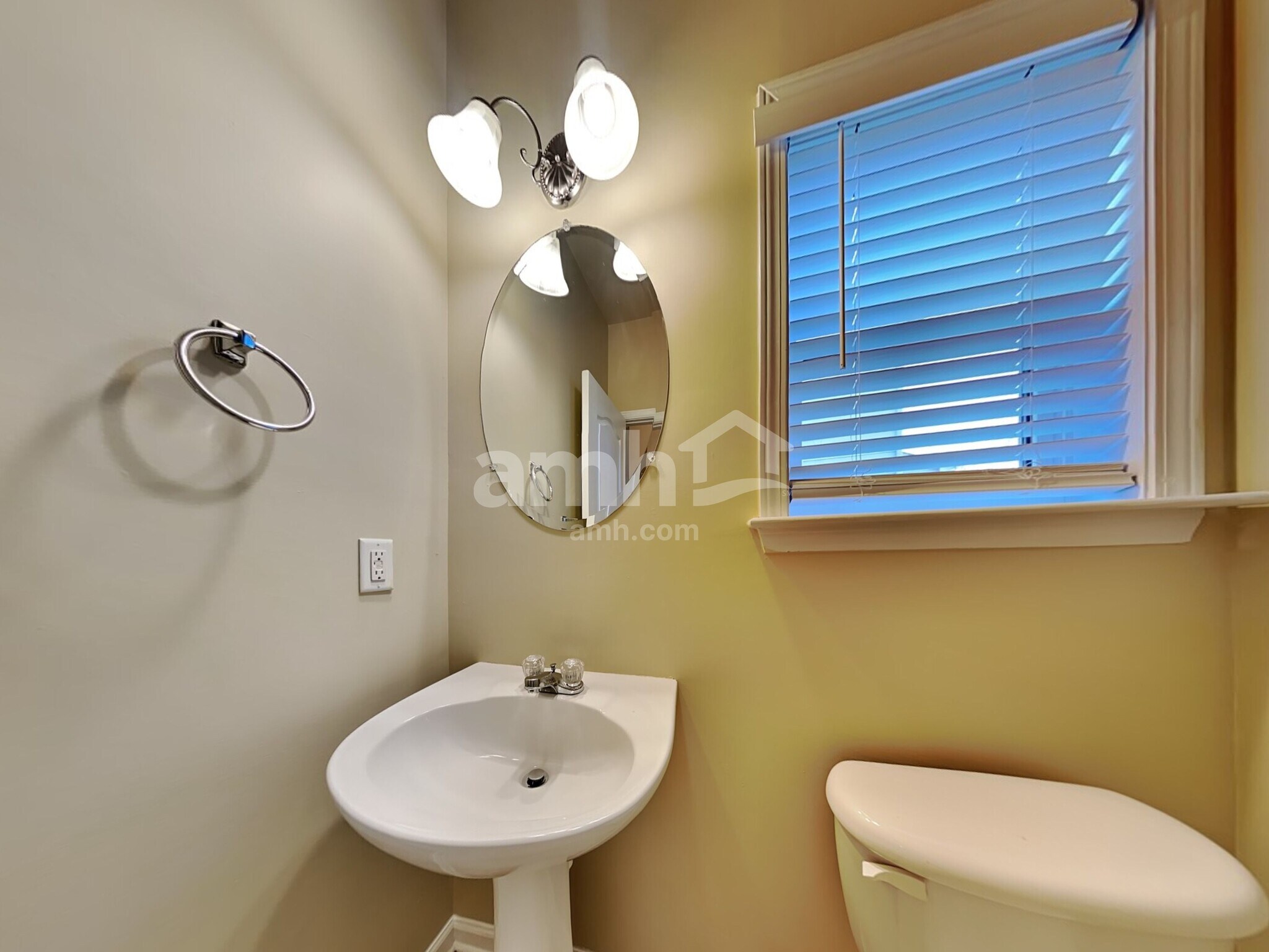 Building Photo - 5177 Rosewood Pl