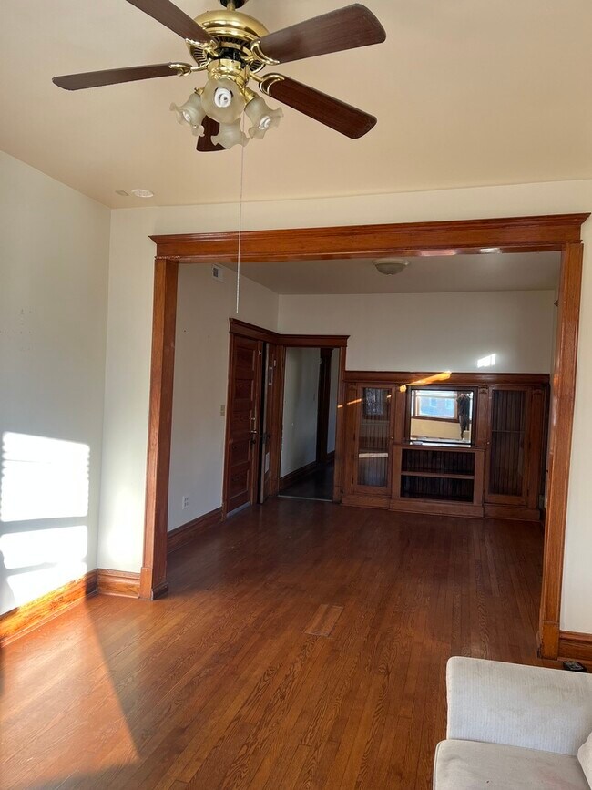 Building Photo - 4154 W 21st Pl