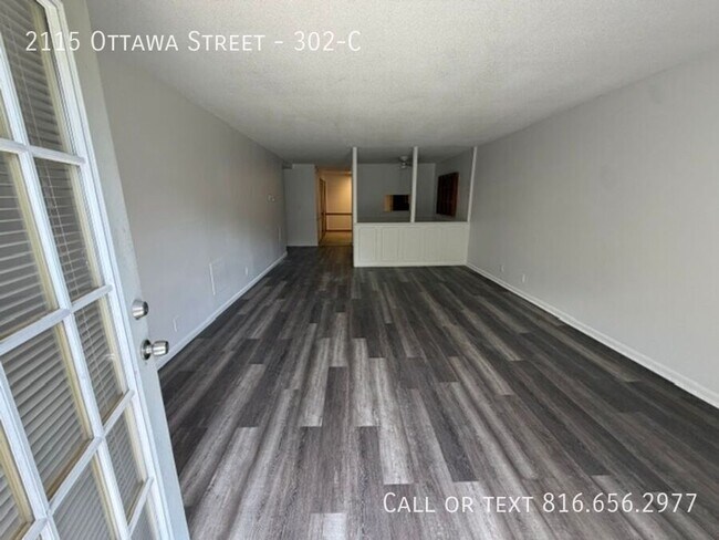 Building Photo - 2115 Ottawa St