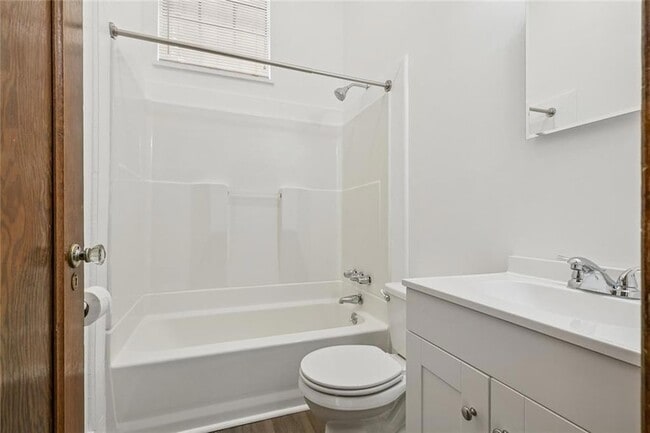 Building Photo - 2229 Napoleon Ave