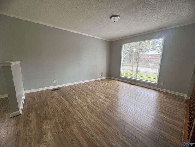 Building Photo - 3201 Delia Ln NW